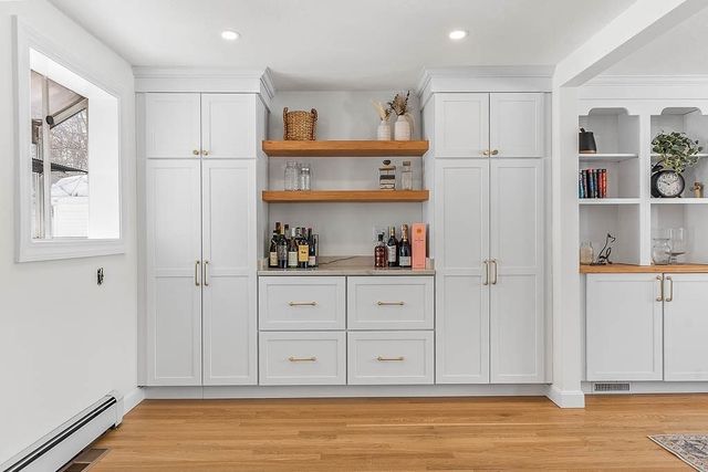 132 Whitehall St, Dedham, MA 02026