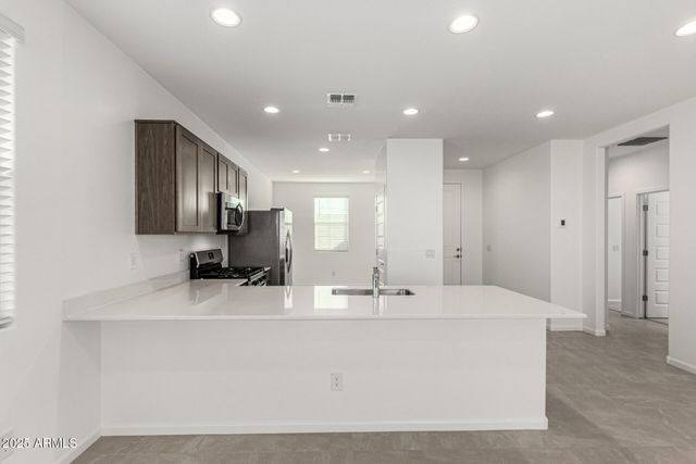 9730 W CATALINA Drive, Phoenix, AZ 85037