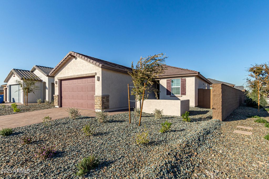 9730 W CATALINA Drive, Phoenix, AZ 85037