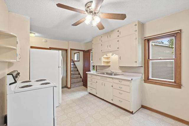 303 8th Avenue, Osceola, WI 54020