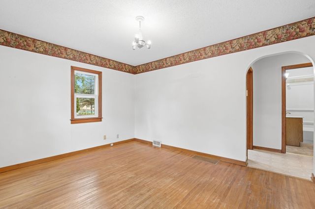 303 8th Avenue, Osceola, WI 54020