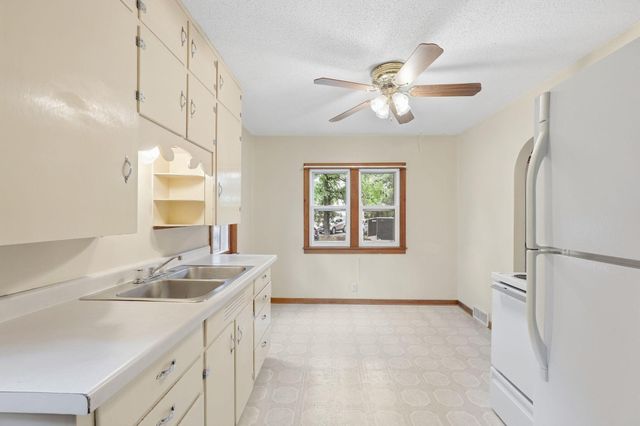 303 8th Avenue, Osceola, WI 54020