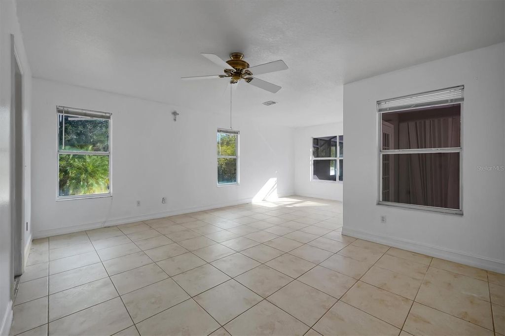 Image 38 of property listing at 19814 MOORGATE STREET, Orlando, FL 32833