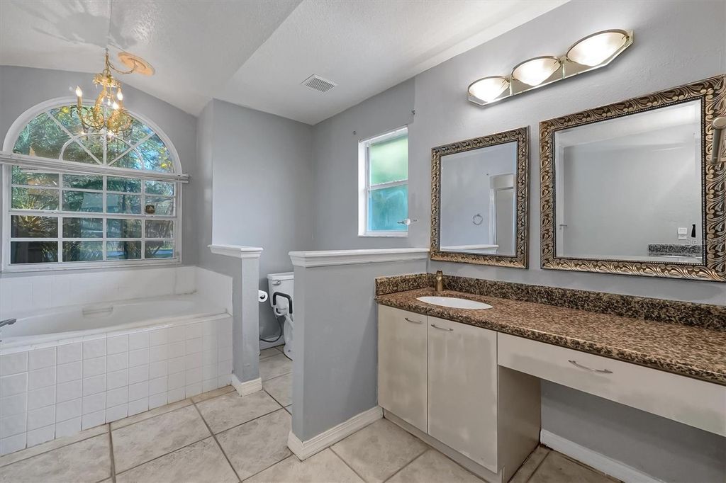 Image 41 of property listing at 19814 MOORGATE STREET, Orlando, FL 32833