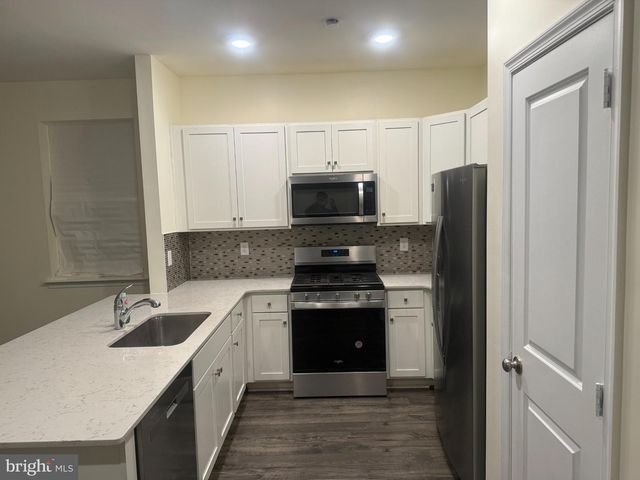 324 MAZZEO DR, Glassboro, NJ 08028