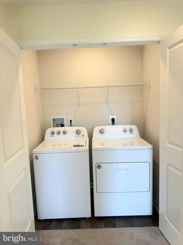 324 MAZZEO DR, Glassboro, NJ 08028