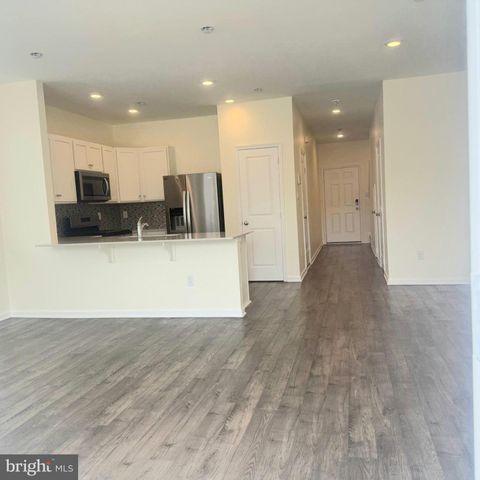 324 MAZZEO DR, Glassboro, NJ 08028