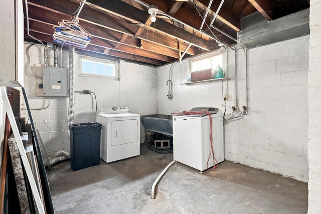 2720 Tremont Avenue, Davenport, IA 52803