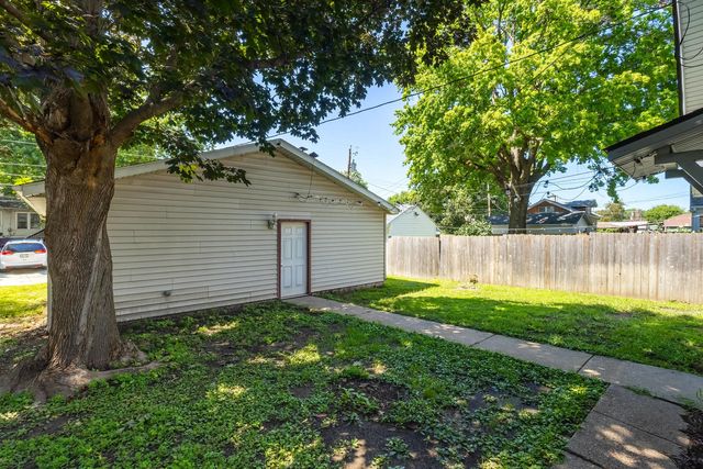 2720 Tremont Avenue, Davenport, IA 52803