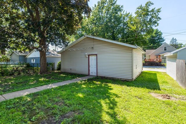 2720 Tremont Avenue, Davenport, IA 52803