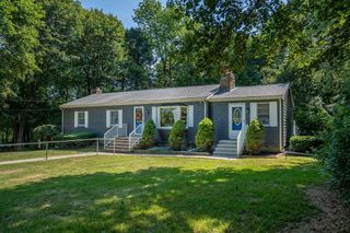 55 Central Ave, Paxton, MA 01612
