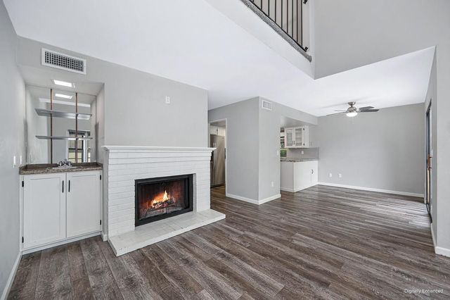 212 Wales Dr, Folsom, CA 95630