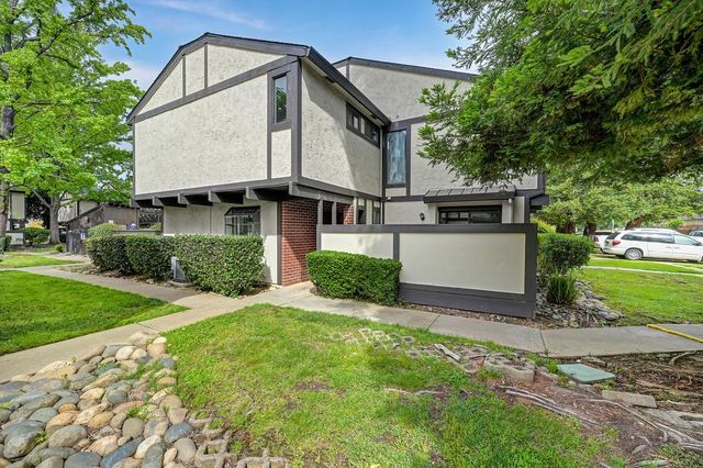 212 Wales Dr, Folsom, CA 95630