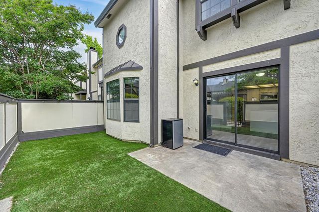 212 Wales Dr, Folsom, CA 95630