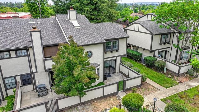 212 Wales Dr, Folsom, CA 95630