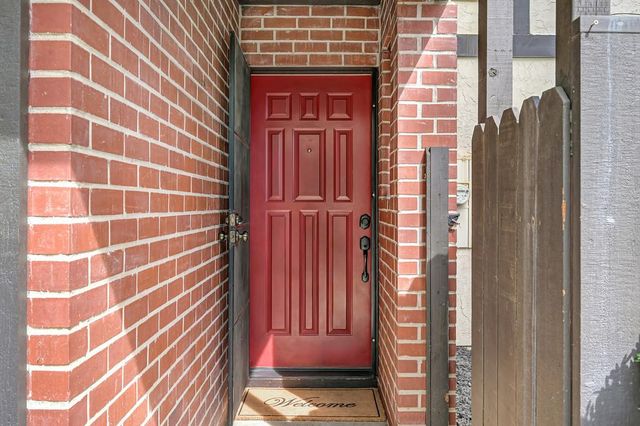 212 Wales Dr, Folsom, CA 95630