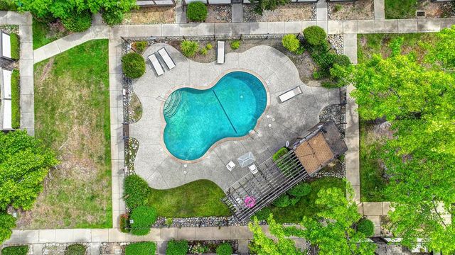 212 Wales Dr, Folsom, CA 95630