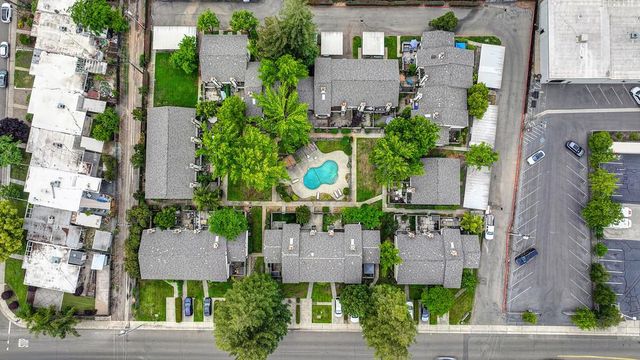 212 Wales Dr, Folsom, CA 95630