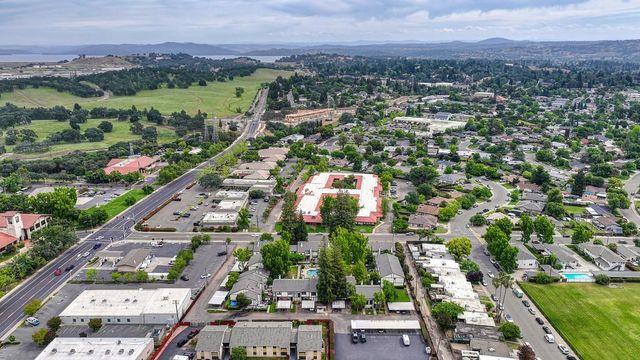 212 Wales Dr, Folsom, CA 95630