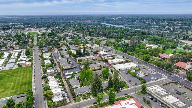 212 Wales Dr, Folsom, CA 95630