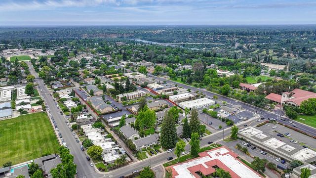 212 Wales Dr, Folsom, CA 95630