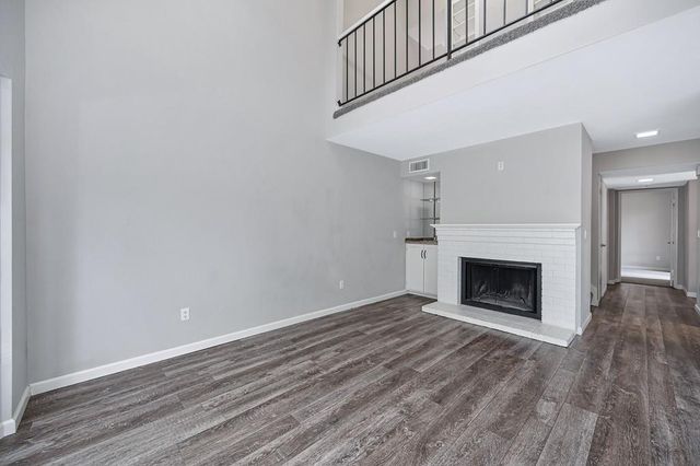 212 Wales Dr, Folsom, CA 95630