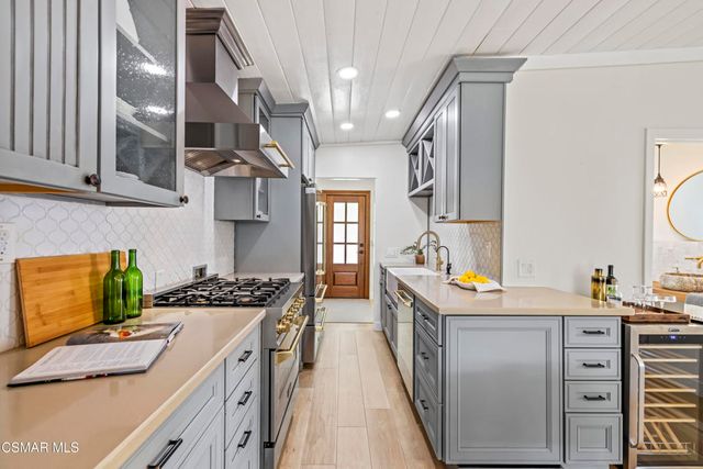 2016 Mount Prospect Drive, Topanga, CA 90290