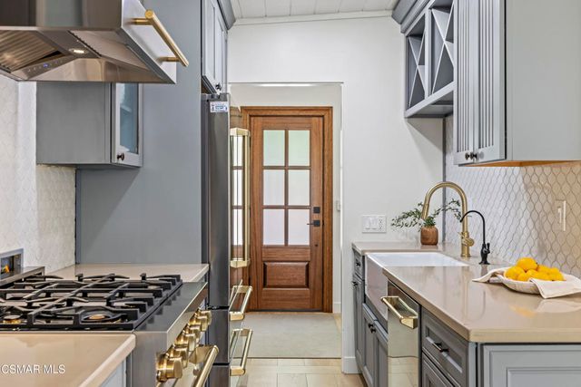 2016 Mount Prospect Drive, Topanga, CA 90290