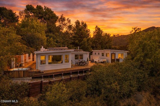 2016 Mount Prospect Drive, Topanga, CA 90290
