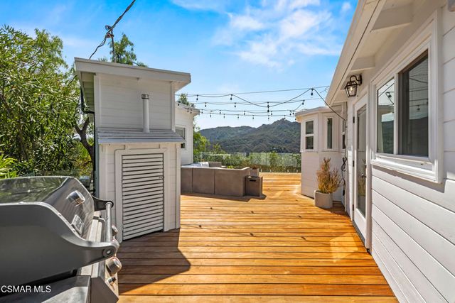 2016 Mount Prospect Drive, Topanga, CA 90290