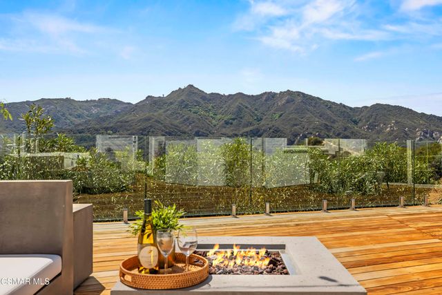 2016 Mount Prospect Drive, Topanga, CA 90290