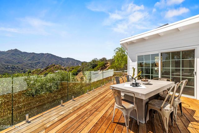 2016 Mount Prospect Drive, Topanga, CA 90290