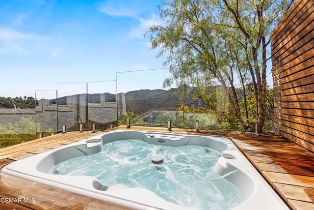 2016 Mount Prospect Drive, Topanga, CA 90290