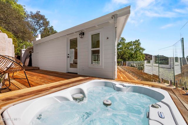2016 Mount Prospect Drive, Topanga, CA 90290
