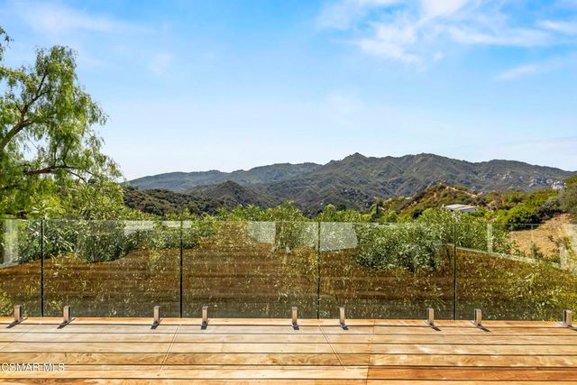 2016 Mount Prospect Drive, Topanga, CA 90290