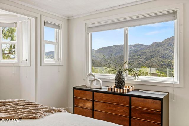 2016 Mount Prospect Drive, Topanga, CA 90290