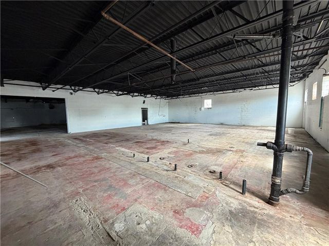 7947 PROSPECT Avenue, Kansas City, MO 64132