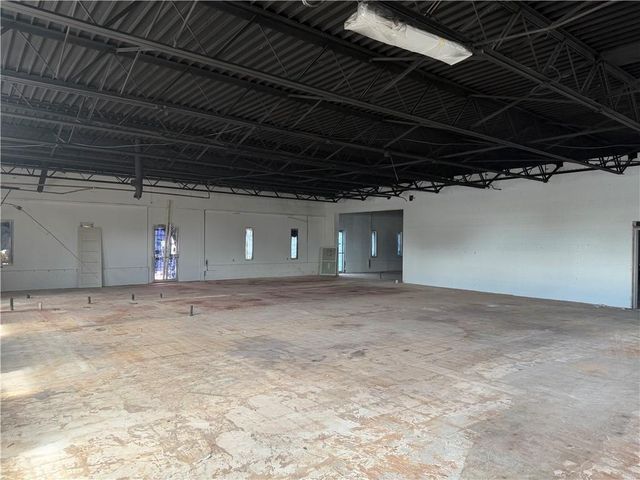 7947 PROSPECT Avenue, Kansas City, MO 64132