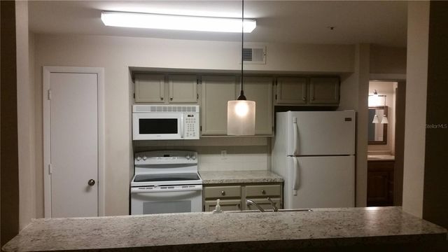 486 N PIN OAK PLACE 108, Longwood, FL 32779