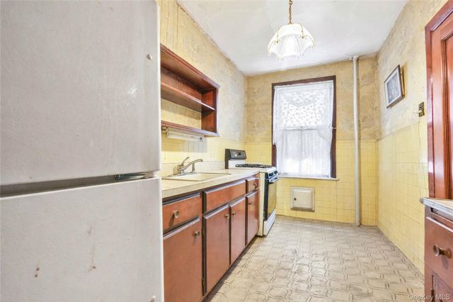 1188 Grant Avenue, Bronx, NY 10456