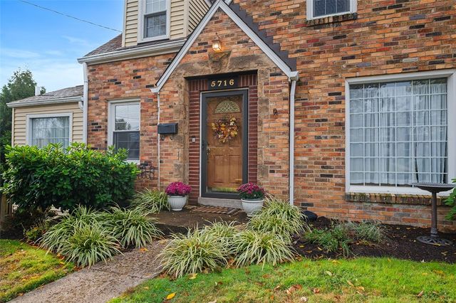 5716 VALLEYVIEW DRIVE, Bethel Park, PA 15102