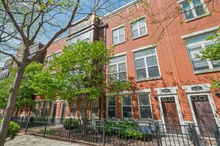 2504 S Calumet Avenue, Chicago, IL 60616
