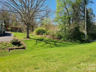 106 Yates Avenue, Black Mountain, NC 28711