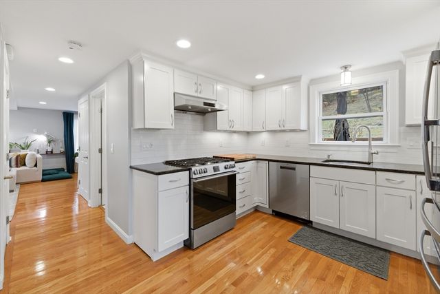 4 Glen Road, Woburn, MA 01801