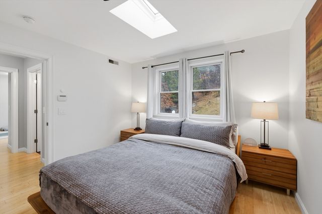 4 Glen Road, Woburn, MA 01801