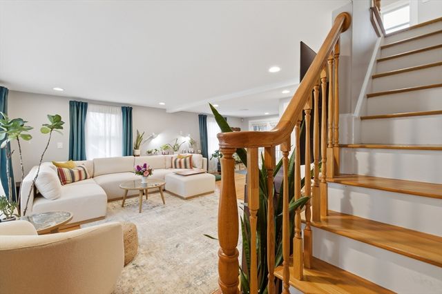 4 Glen Road, Woburn, MA 01801