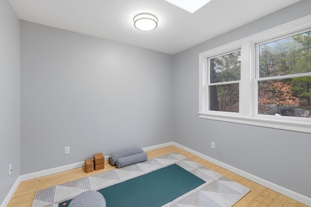 4 Glen Road, Woburn, MA 01801