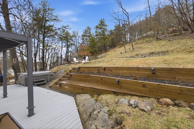 4 Glen Road, Woburn, MA 01801