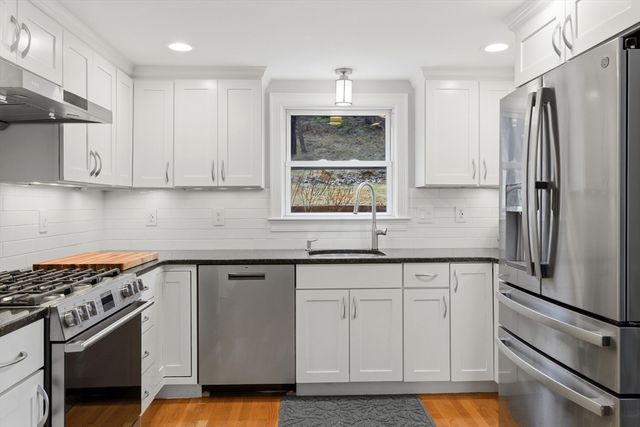 4 Glen Road, Woburn, MA 01801