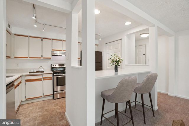 8386-C BROCKHAM DR, Alexandria, VA 22309